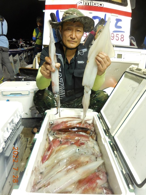 2022. 7. 27 ★ 젊은선장 "심선장" 한치 조황입니다. < 8/3(수)왕갈치 출조 //자리여유